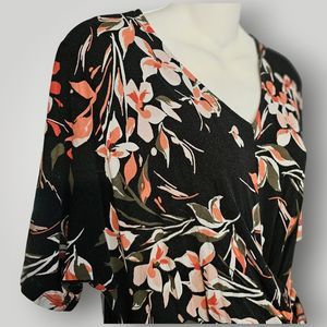 📦Apt 9 Women's XL Black Peach Floral V Neck Short Sleeve Asym Hem Knot Detail